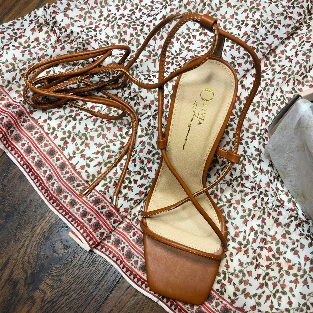 Lace up brown/tan block heels!! Just in time for spring break ☀️😍 - Picture 9 of 12